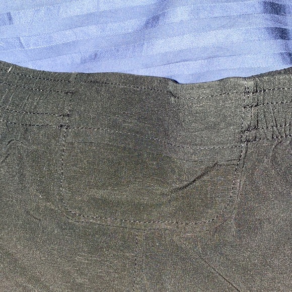 UA running shorts - Picture 3 of 6